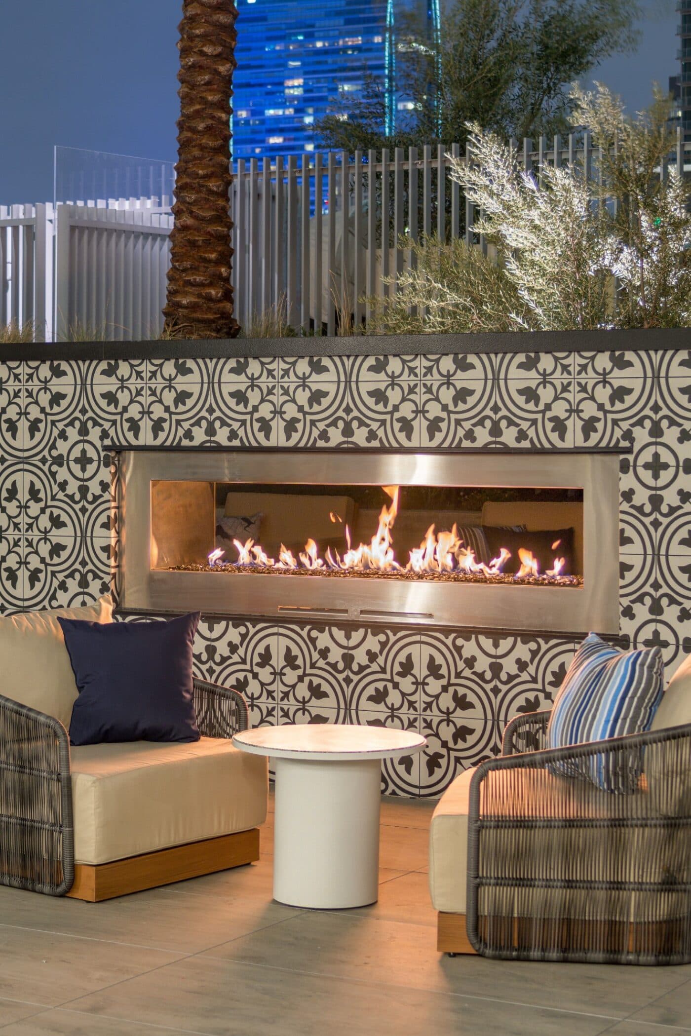 Common area lounge