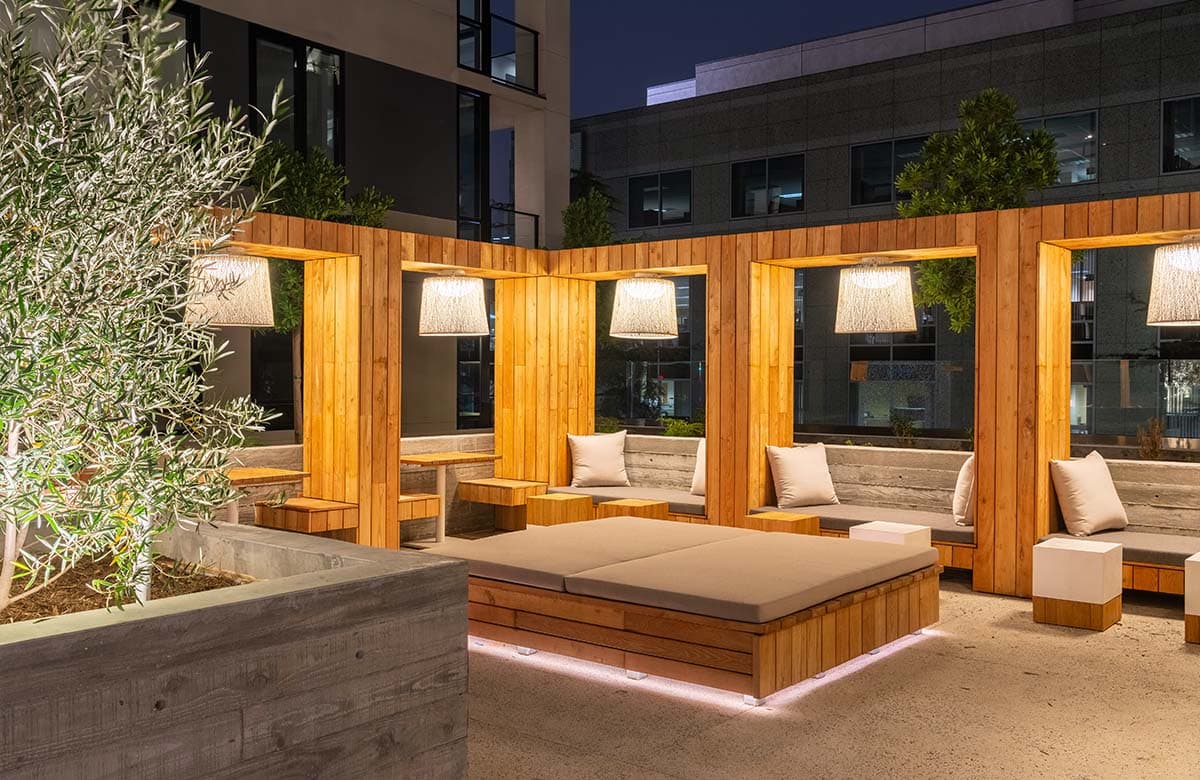 Courtyard social seating