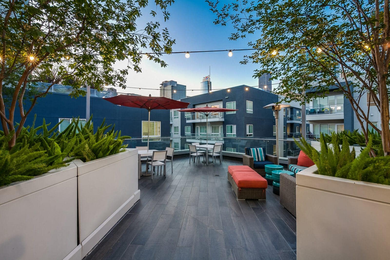 Stunning roofdeck with outdoor dining area
