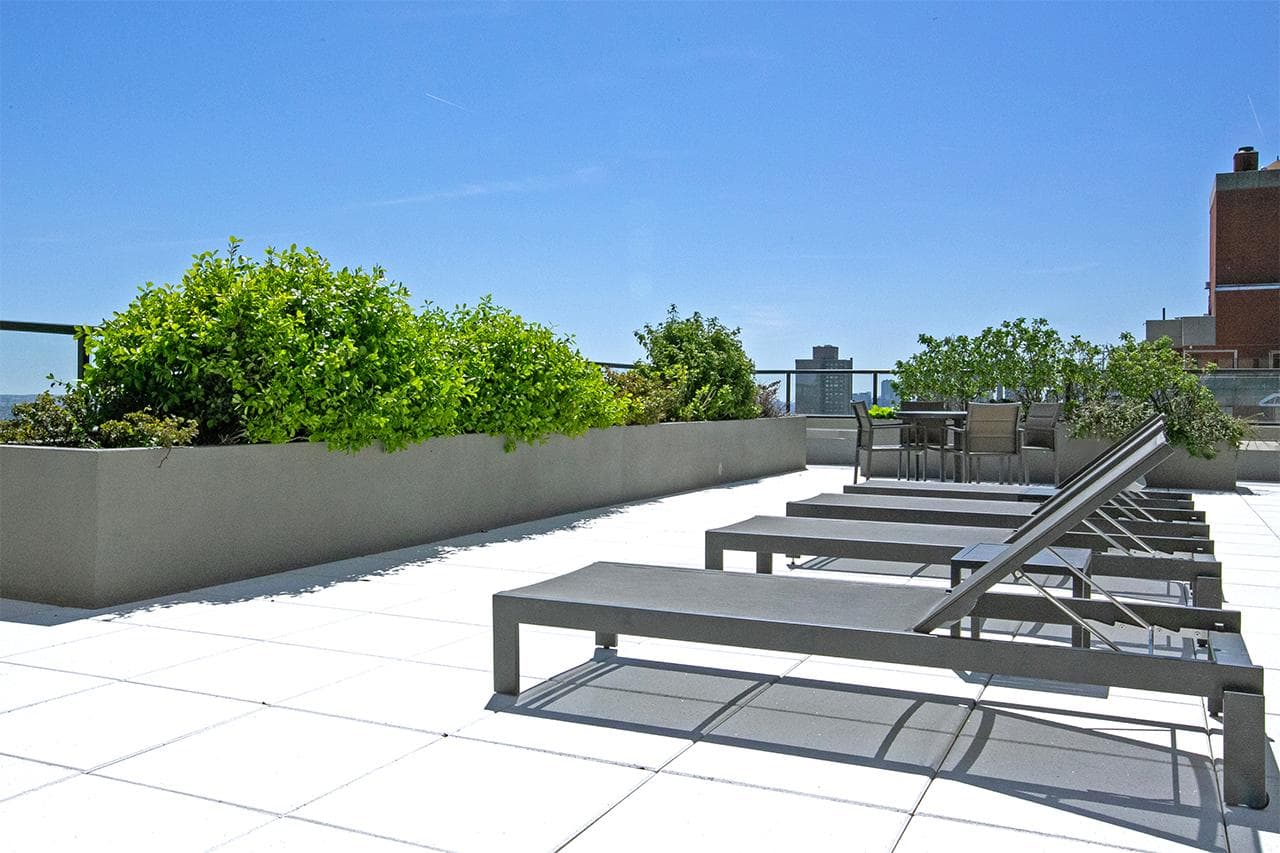 Roof sundeck slider