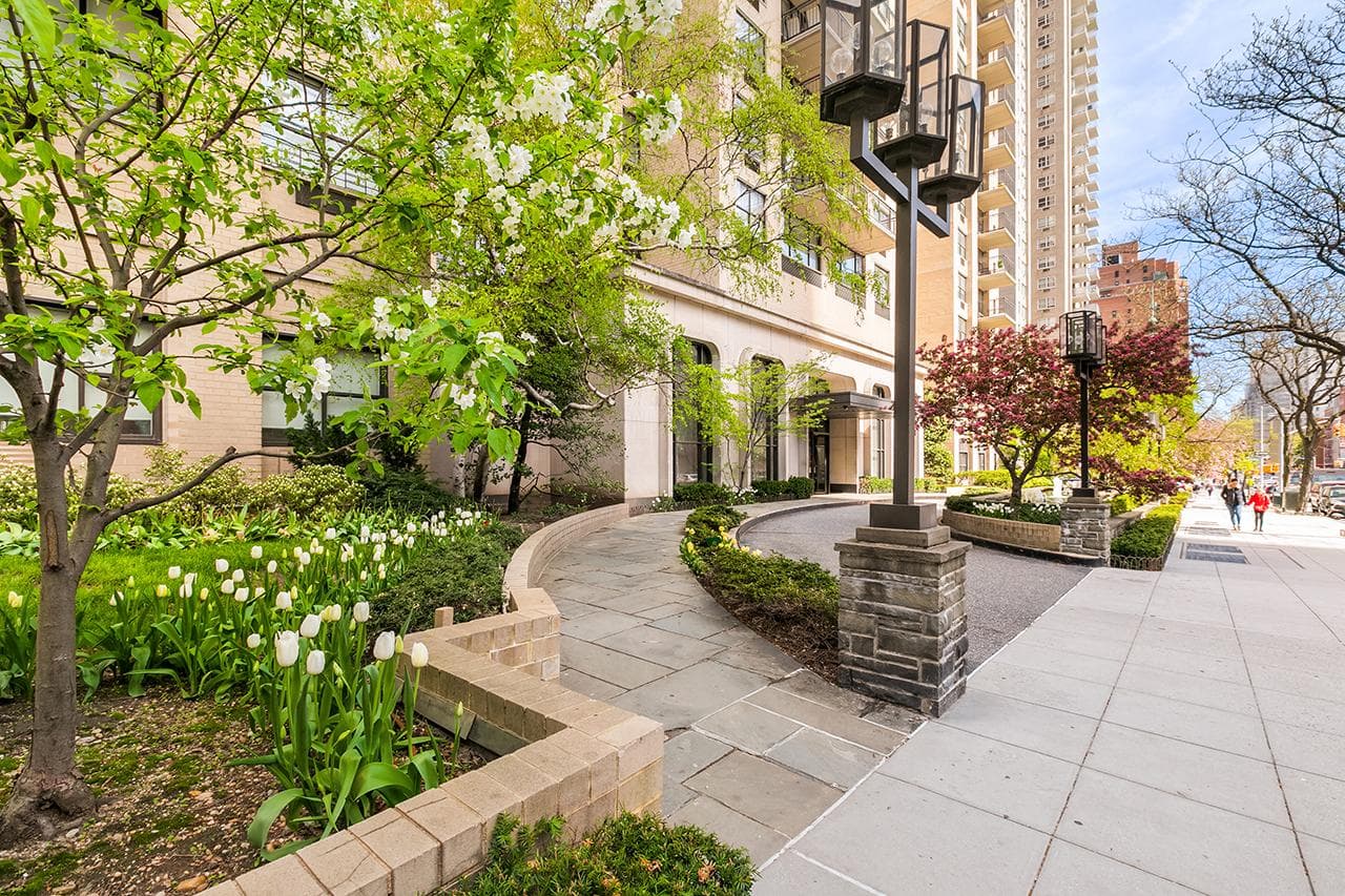 The Somerset in Upper East Side, Manhattan — apartments for rent