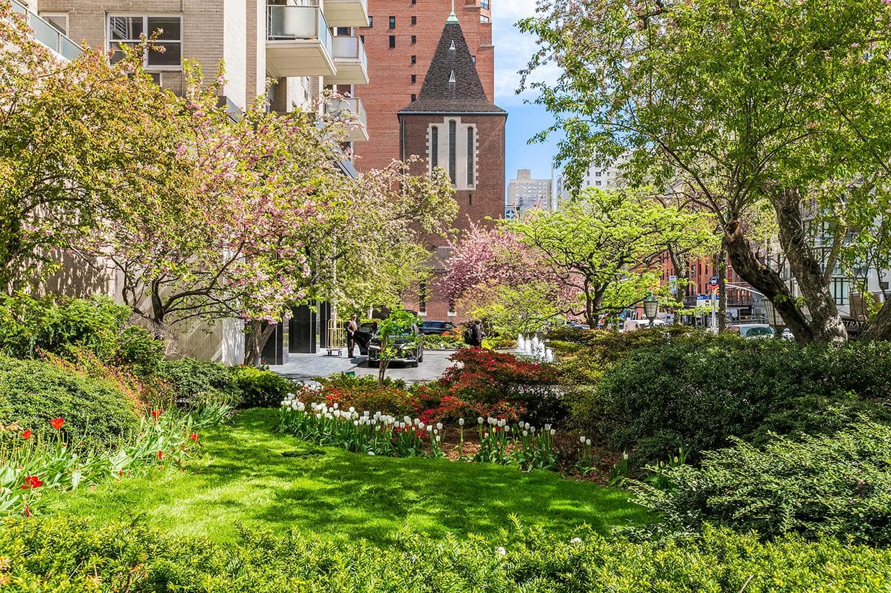 The Stratford in Upper East Side, Manhattan — apartments for rent