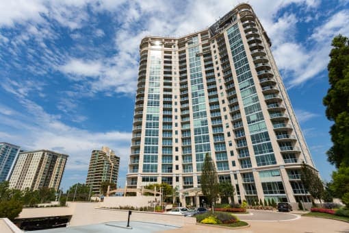 The Huntley in Buckhead — apartments for rent