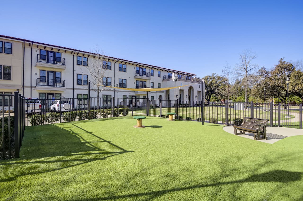 building/exterior at The Laurel Preston Hollow Apartments