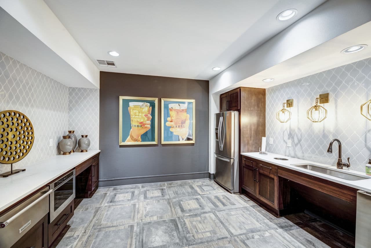 clubhouse at The Laurel Preston Hollow Apartments