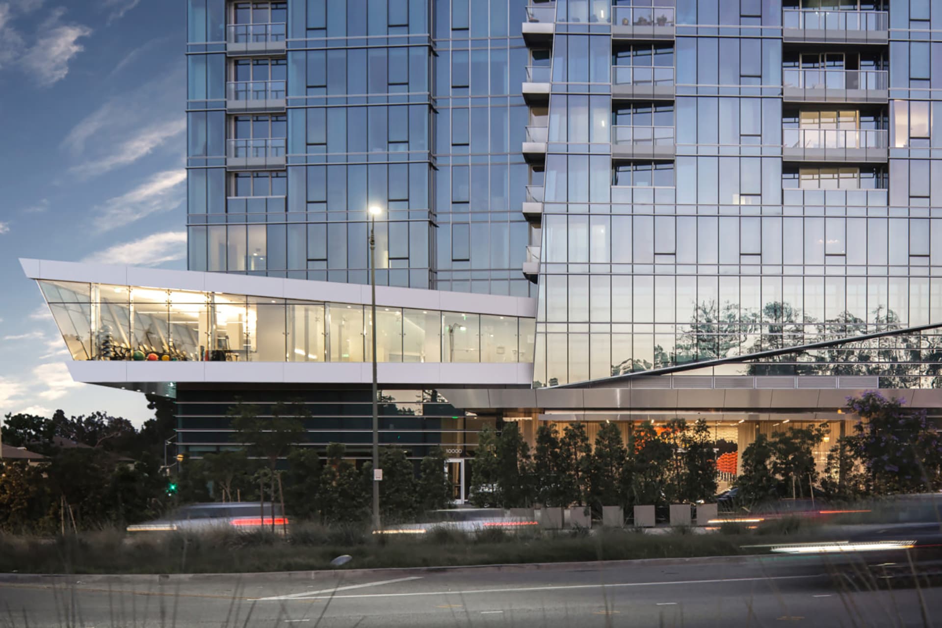 Building exterior view 3
