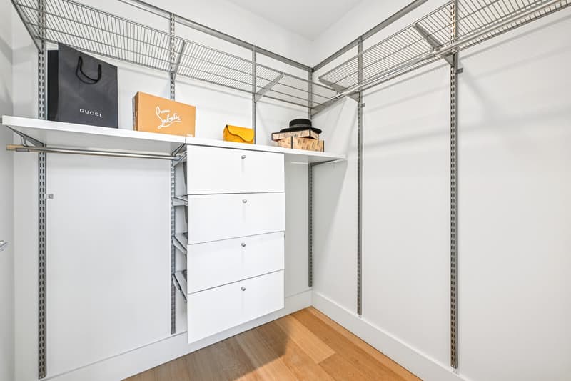 Walk-in closet